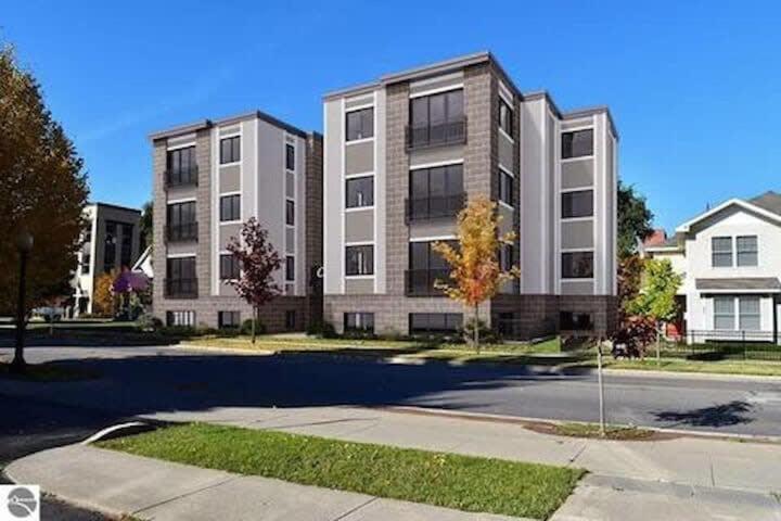Downtown Traverse City Condo - Capri 209 Екстериор снимка